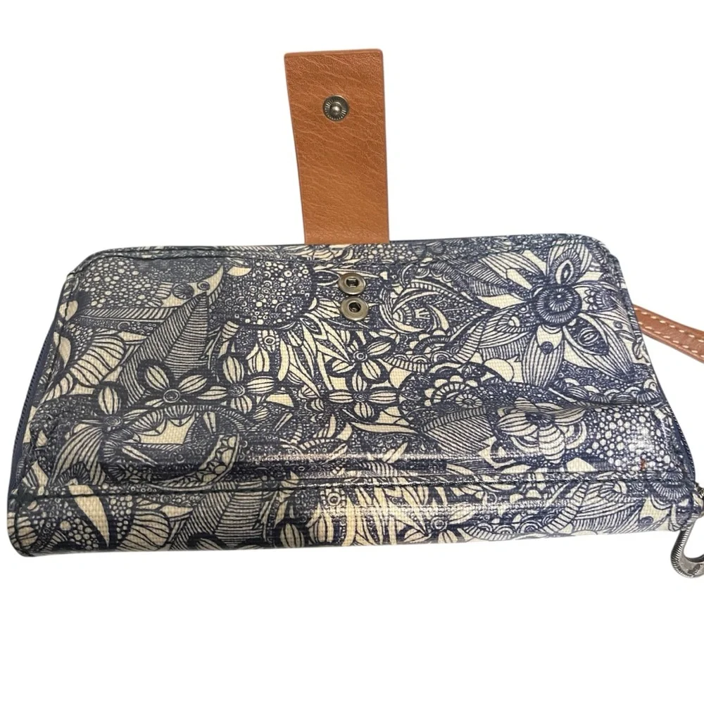 The Sak Sakroots Navy Spirit Desert Artist Boho Floral Zip Wallet Wristlet
